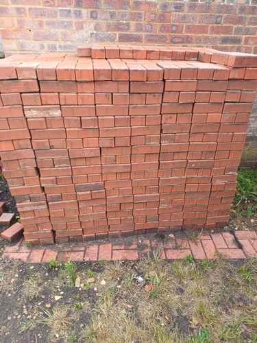 Old stock block paving 195 - , x